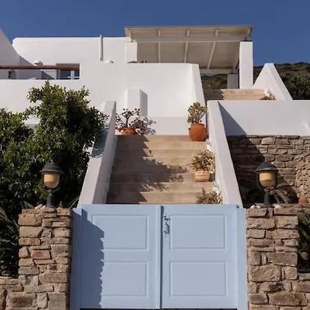 Minos أنديباروس