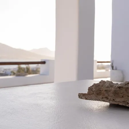 Minos أنديباروس